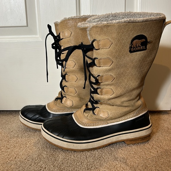 Sorel boots - Picture 2 of 5